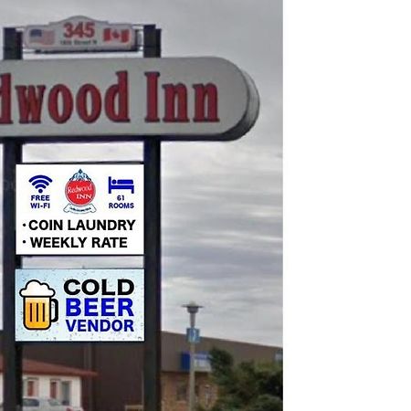Redwood Motor Inn Brandon Exterior photo